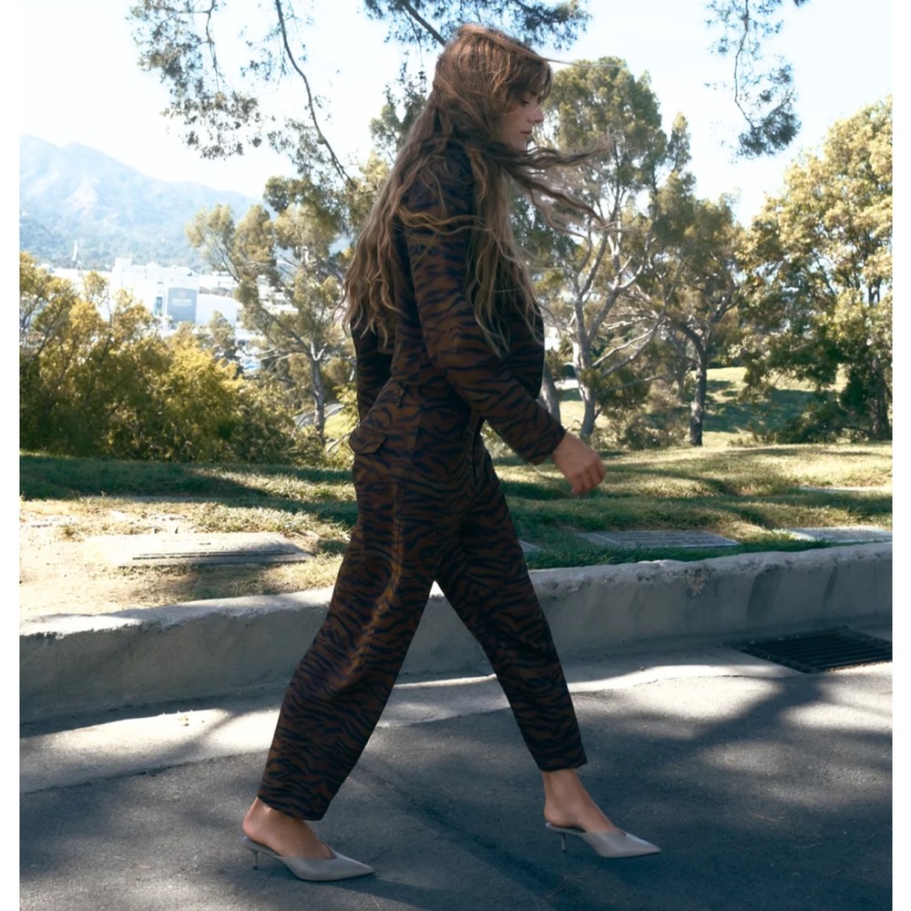 NWT - ANIMAL PRINT BARREL PANTS